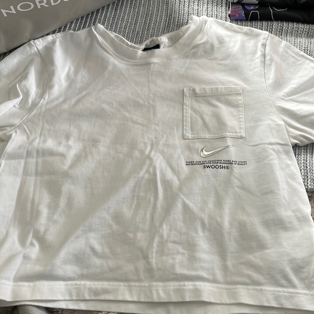 Nike cotton t shirt, cropped